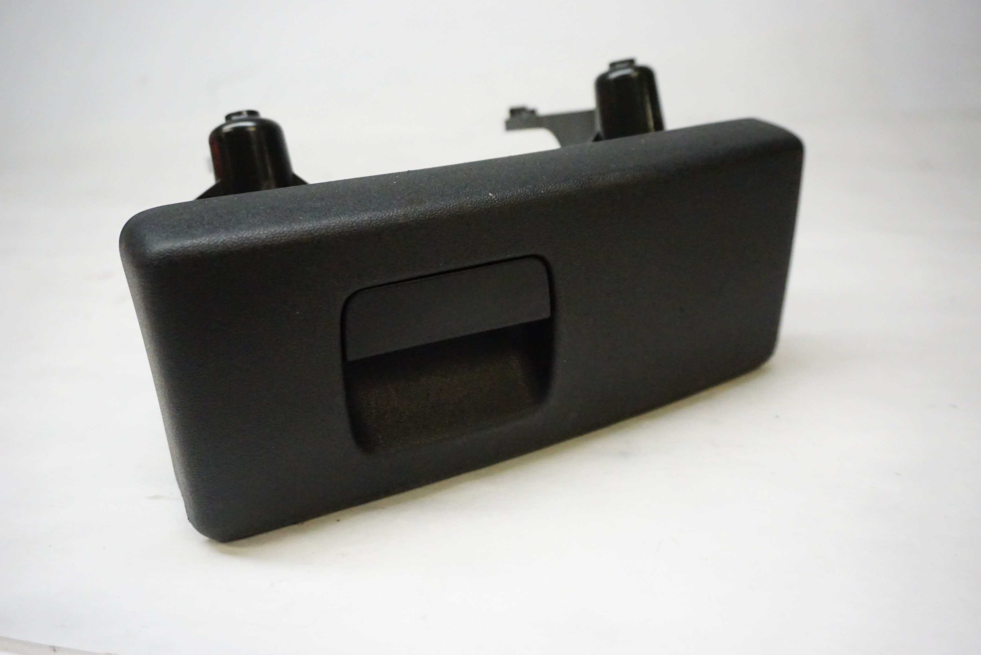 {{ data.manufacturerpartnumber }}