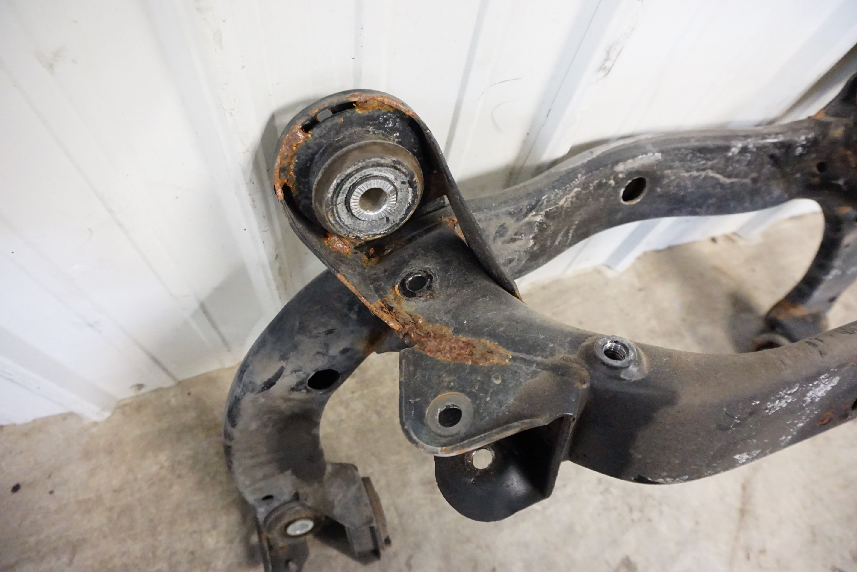 2000-2006 Audi TT Quattro Rear Subframe Cross Member | 1J0505235F | OE